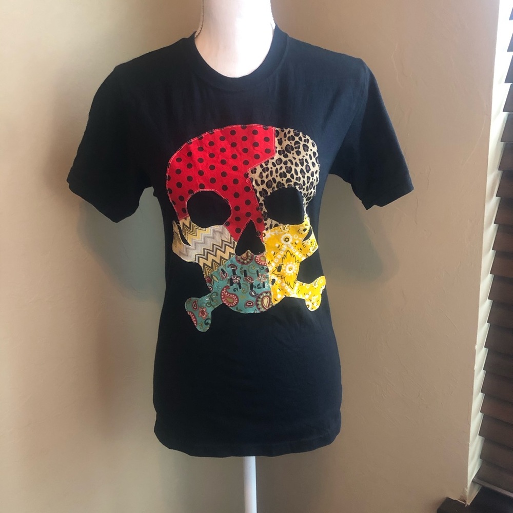 Jerzees short sleeve t- shirt top skull heart black small cotton tee shirt used